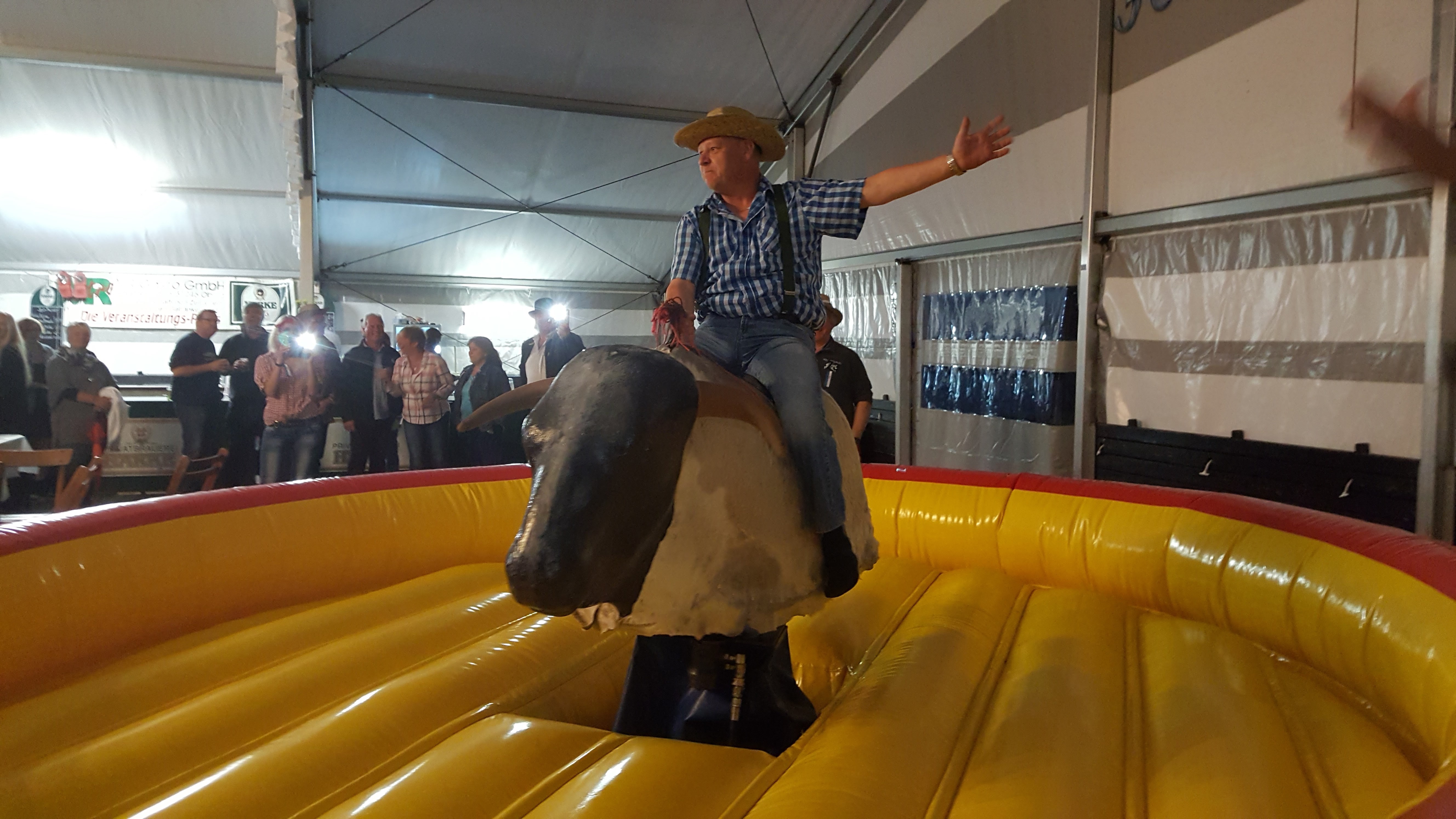 Rodeo reiten / Bullriding